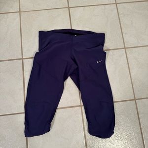 Nike pro fit capri workout pant